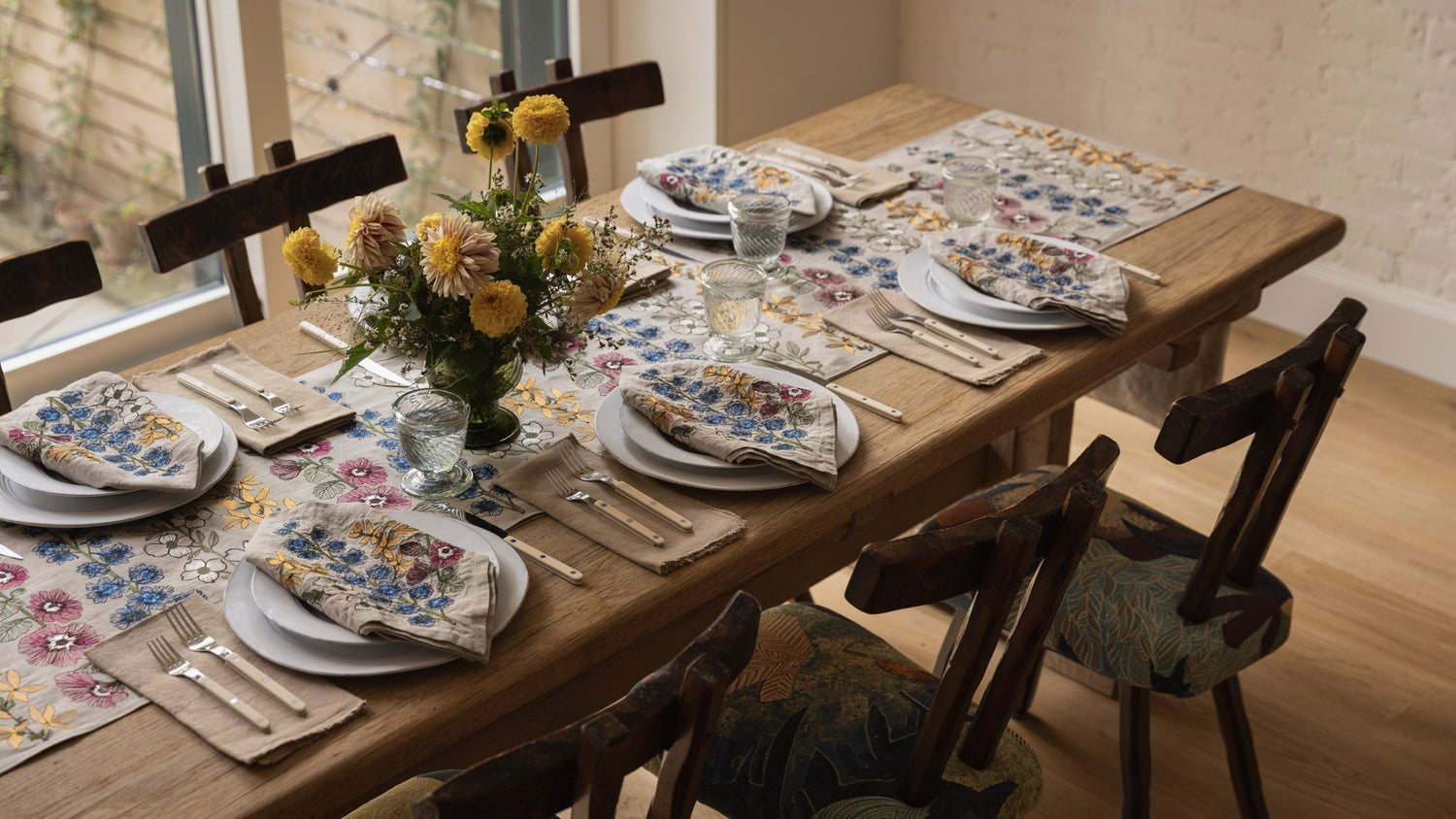 How to set the table for Easter